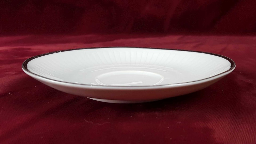 [45816692] Untertasse für Kaffee 14,2 cm Winterling Kirchenlamitz weiß mit Silberrand und Rillen gebraucht - akzeptabel Bild 3
