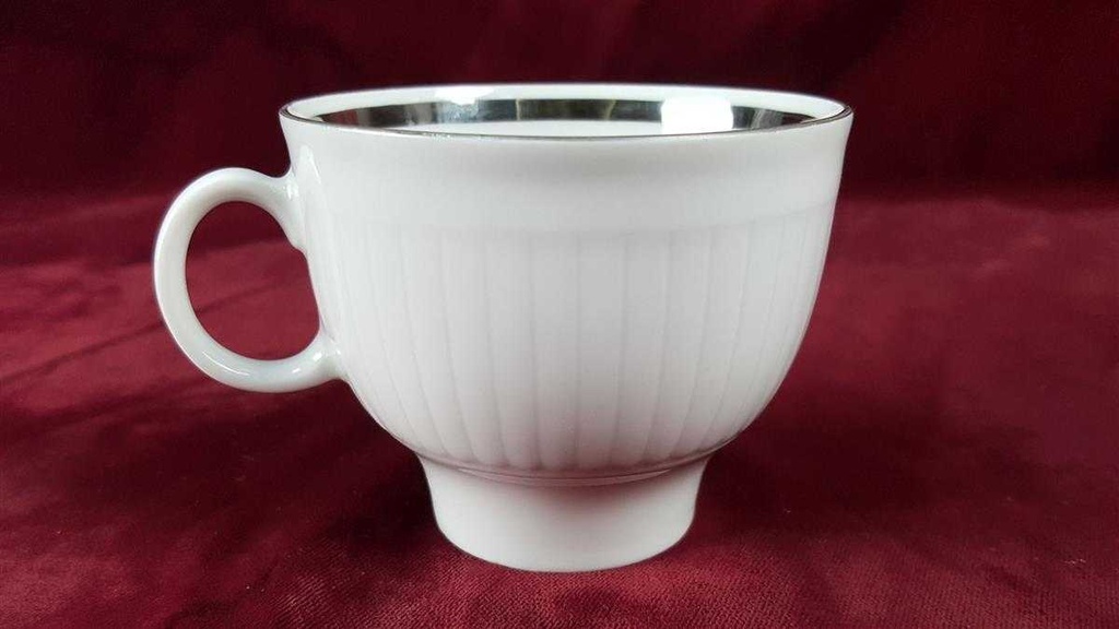 [45816693] Kaffeetasse Tasse Winterling Kirchenlamitz weiß mit Silberrand und Rillen gebraucht - gut Bild 4