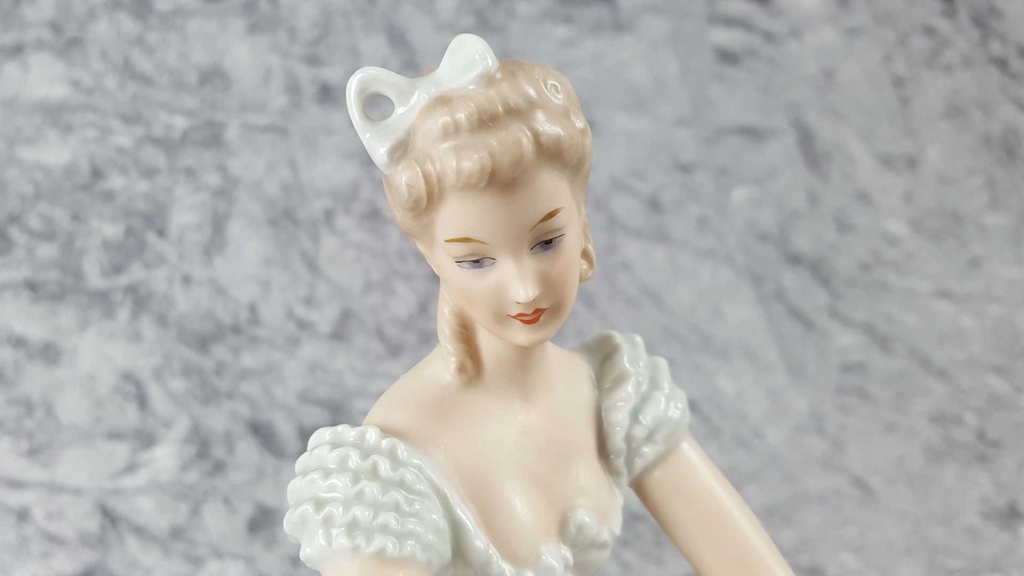 [45816768] Figur Wallendorf Wallendorfer Porzellan ehem. VEB Tänzerin Balerina 1764 No 1318/0 gebraucht - sehr gut Bild 5