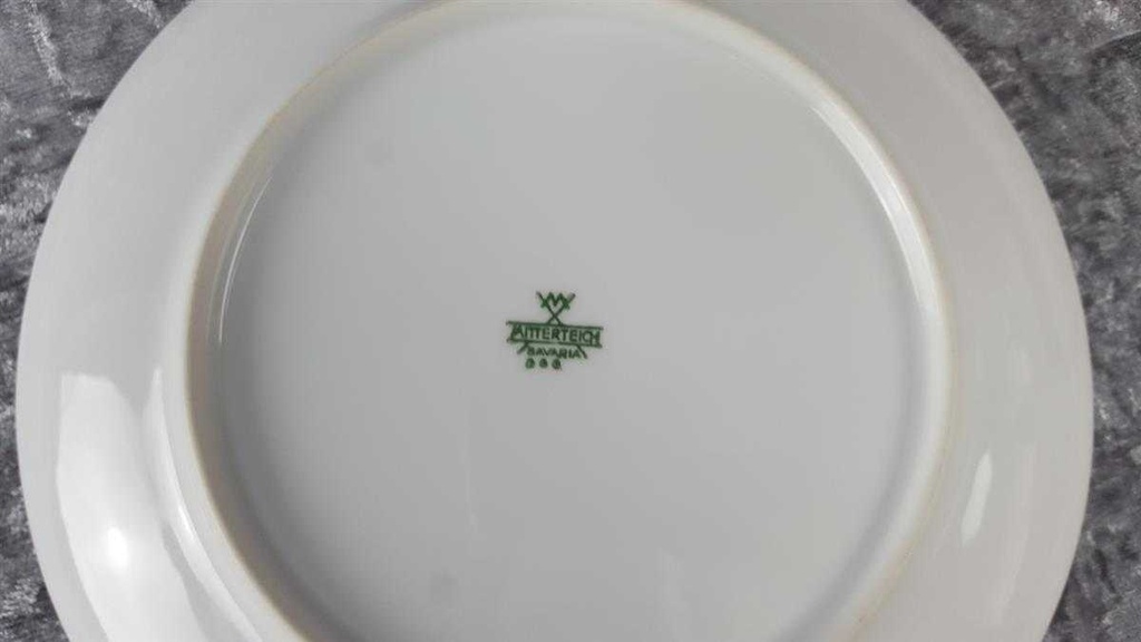 [45816835] Kuchenteller 19,5 cm Mitterteich Form 890 Rote Herzchen gebraucht - gut Bild 5