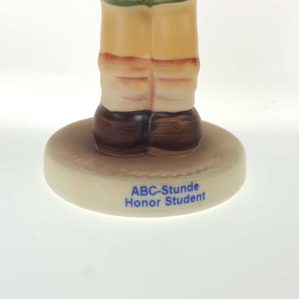 [458168383] Figur Goebel 2087 B ABC Stunde Junge mit Buch gebraucht - sehr gut Bild 4