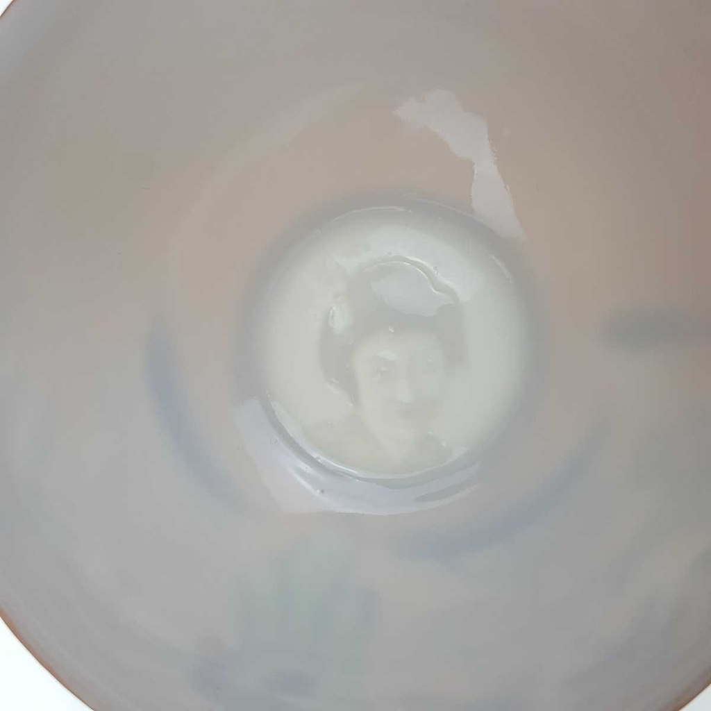 [458168487] Teetasse Geisha im Tassenboden 0,15 L Japan China Grün Perlmutt gebraucht - akzeptabel Bild 4