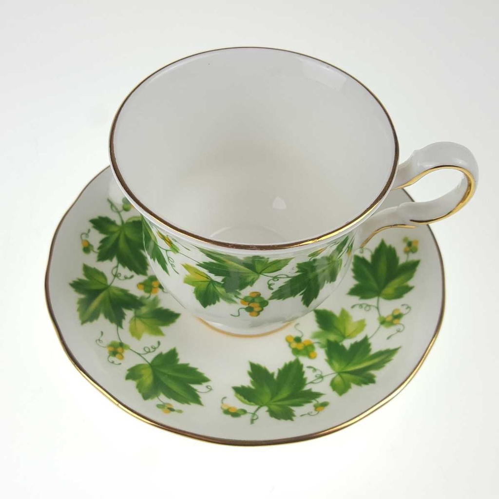 [458168501] Sammeltasse mit Untertasse 2tlg Queen Anne Bone China Trauben gebraucht - gut Bild 3