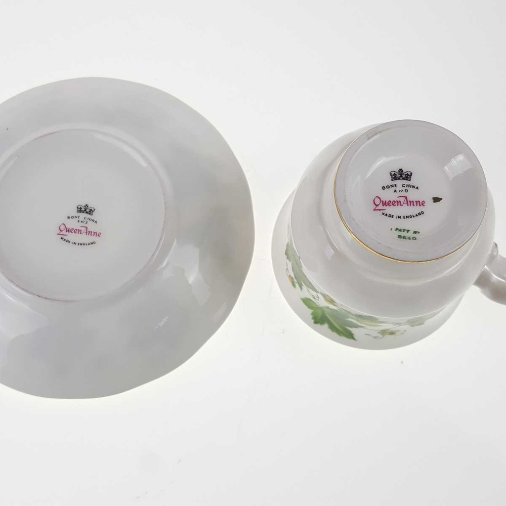 [458168501] Sammeltasse mit Untertasse 2tlg Queen Anne Bone China Trauben gebraucht - gut Bild 6