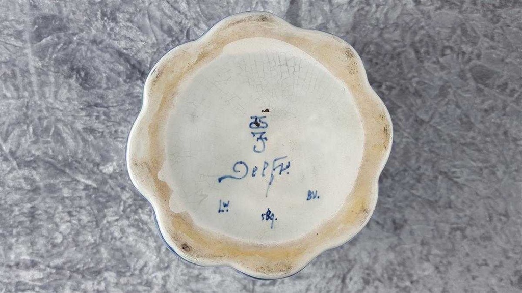 [45817086] Deckelvase mit Signatur 30,5 cm Delfts Blauw Blumen Blau gebraucht - akzeptabel Bild 12