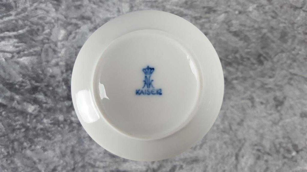 [45817250] Vase 11,8 cm AK Kaiser Porzellan Weiß gebraucht - sehr gut Bild 5