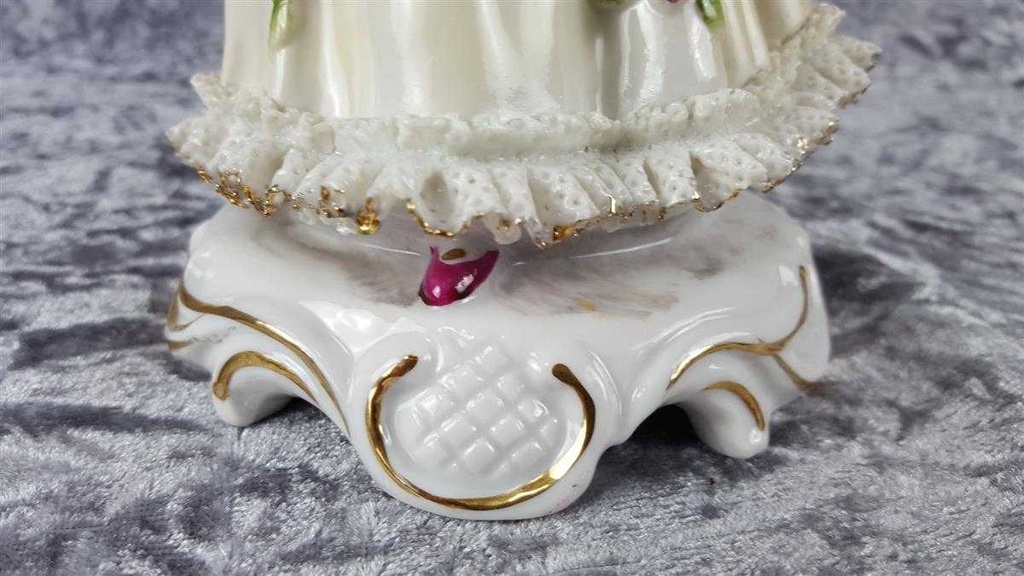 [45817737] Figur Einzelteile Capodimonte Dame mit Leierharfe Hut Kleid gebraucht - akzeptabel Bild 7