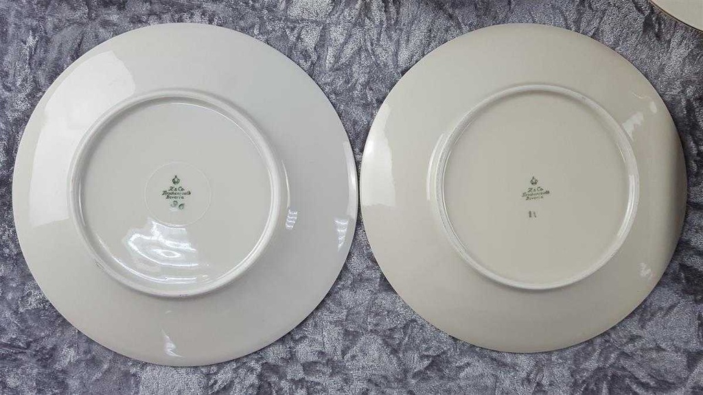 [2119362] 11er Set Kuchenteller Dessertteller Goldrand 19,4 cm Tirschenreuth Dekor 1244 Elfenbein gebraucht - gut Bild 8