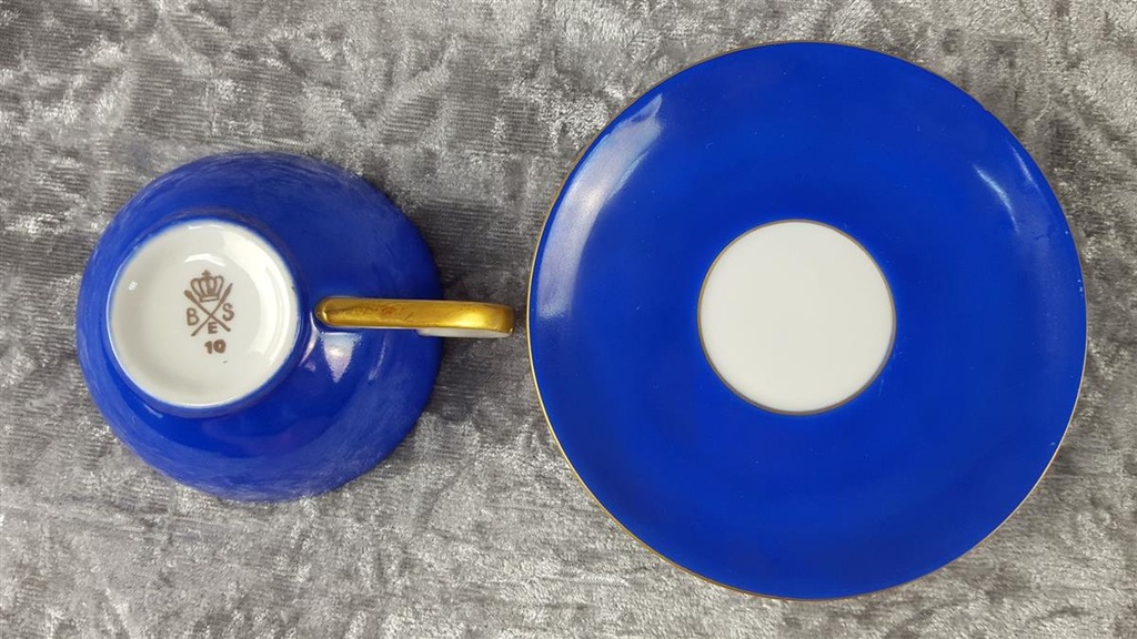 [45817903] Espressotasse mit Untertasse Goldrand 4,3 cm Bremer & Schmidt Eisenberg gebraucht - gut Bild 3