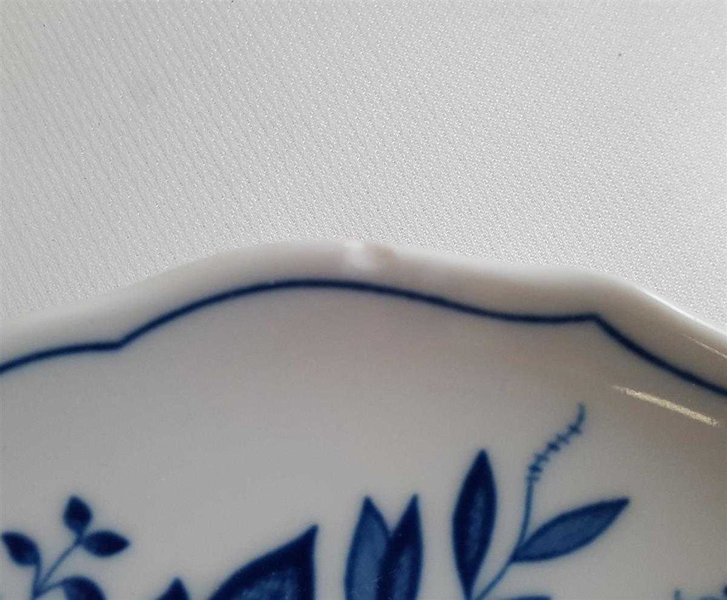 [4581907] Untertasse für Tee 14 cm Hutschenreuther Maria Theresia Zwiebelmuster II. Wahl gebraucht - gut Bild 3