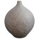 Vase mit Signatur 15 cm AK Kaiser Porzellan Weiß M.Frey gebraucht - gut