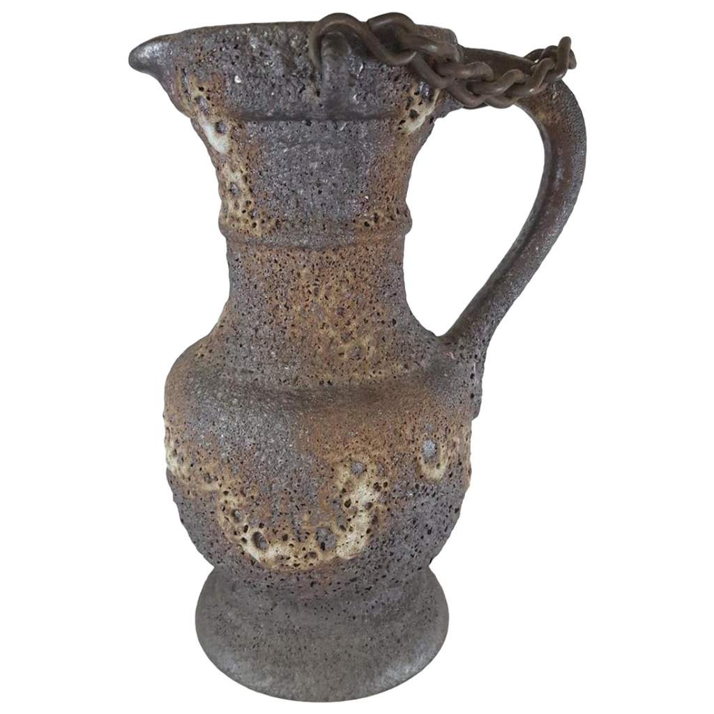 [161111325] Fat Lava Keramik Krug Vase Kanne mit Metallkette Handarbeit 70er Jahre