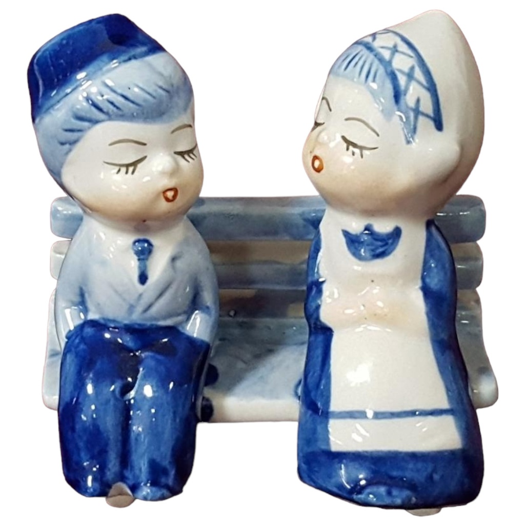 [458128310] Delfts Blauw Figur Paar auf Bank Keramik H 9,8 cm