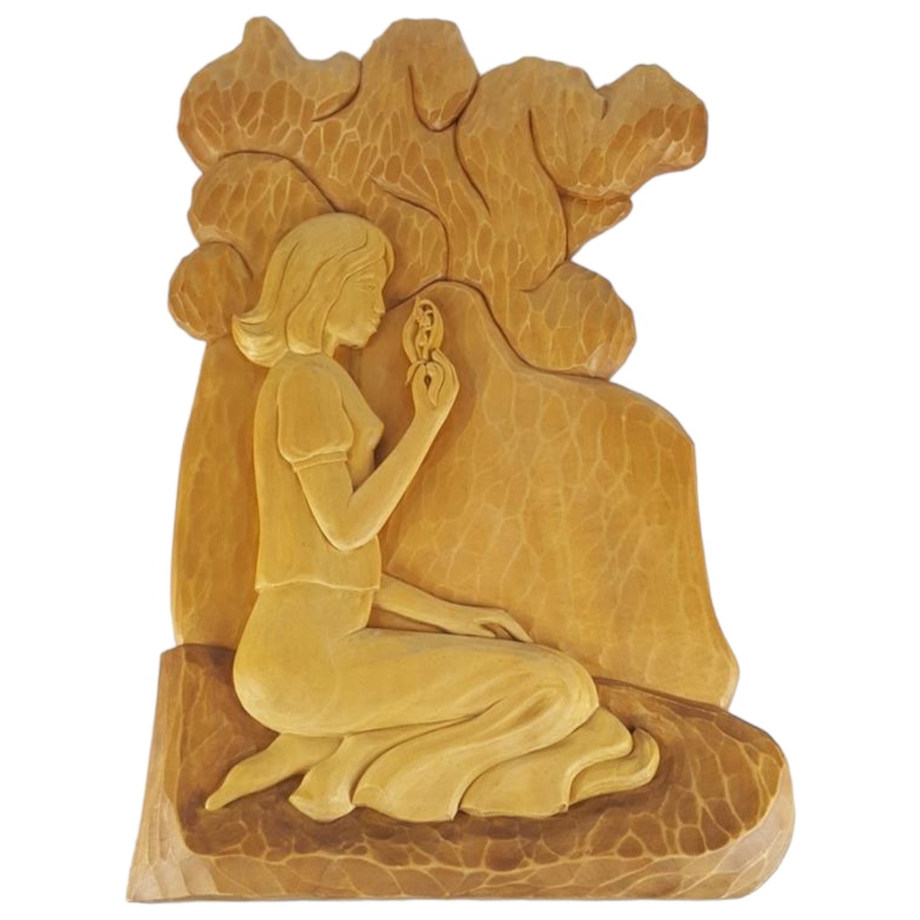 [458138986] Holz Holzschnitzerei Holzkunst Wandbild aus Mädchen mit Blume H 59,5 cm