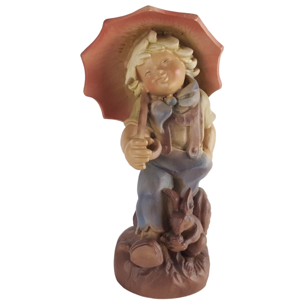 [458140656] Deutsche Handarbeit Keramik Figur Junge Regenschirm Eichhörnchen H 17,8 cm
