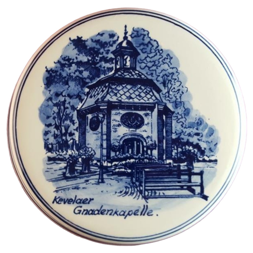 [45814662] Delfts Hand Painted Holland Kevelaer Gnadenkapelle Deckeldose H 5,5 D 13,4 cm