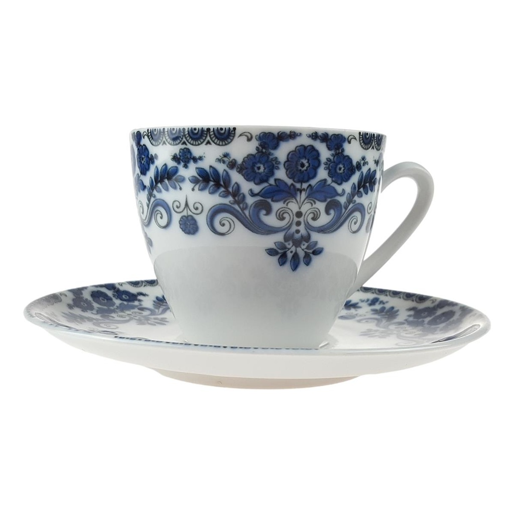 Kaffeetasse mit Untertasse Hutschenreuther Arzberg Blaue Blumen gebraucht - sehr gut