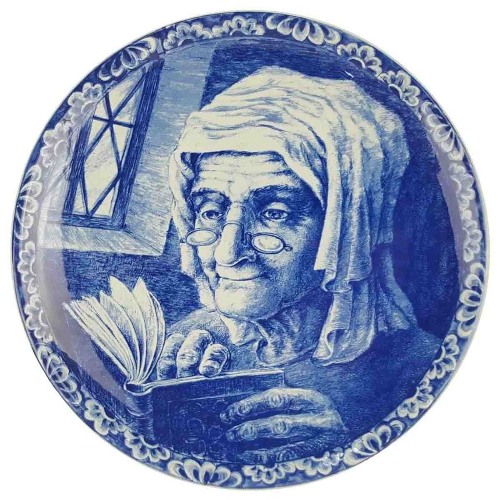 [98192] Wandteller Boch Belgium La Louviere Oma alte lesende Frau gebraucht - gut
