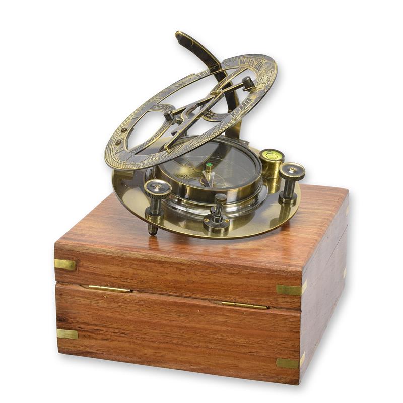 [LA-1817290] Kompass Messing Holzkiste
